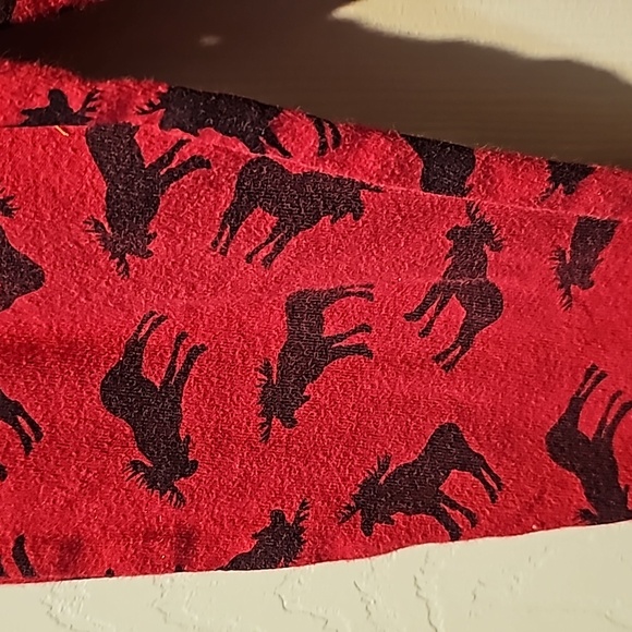 Leveret moose pajama set size 6 - Picture 3 of 7